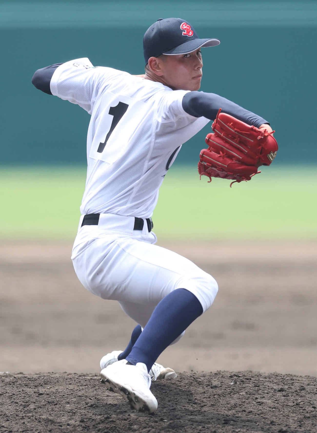 聖隷クリストファー対明秀学園日立　先発し力投する聖隷クリストファー・高部（撮影・増田悦実）