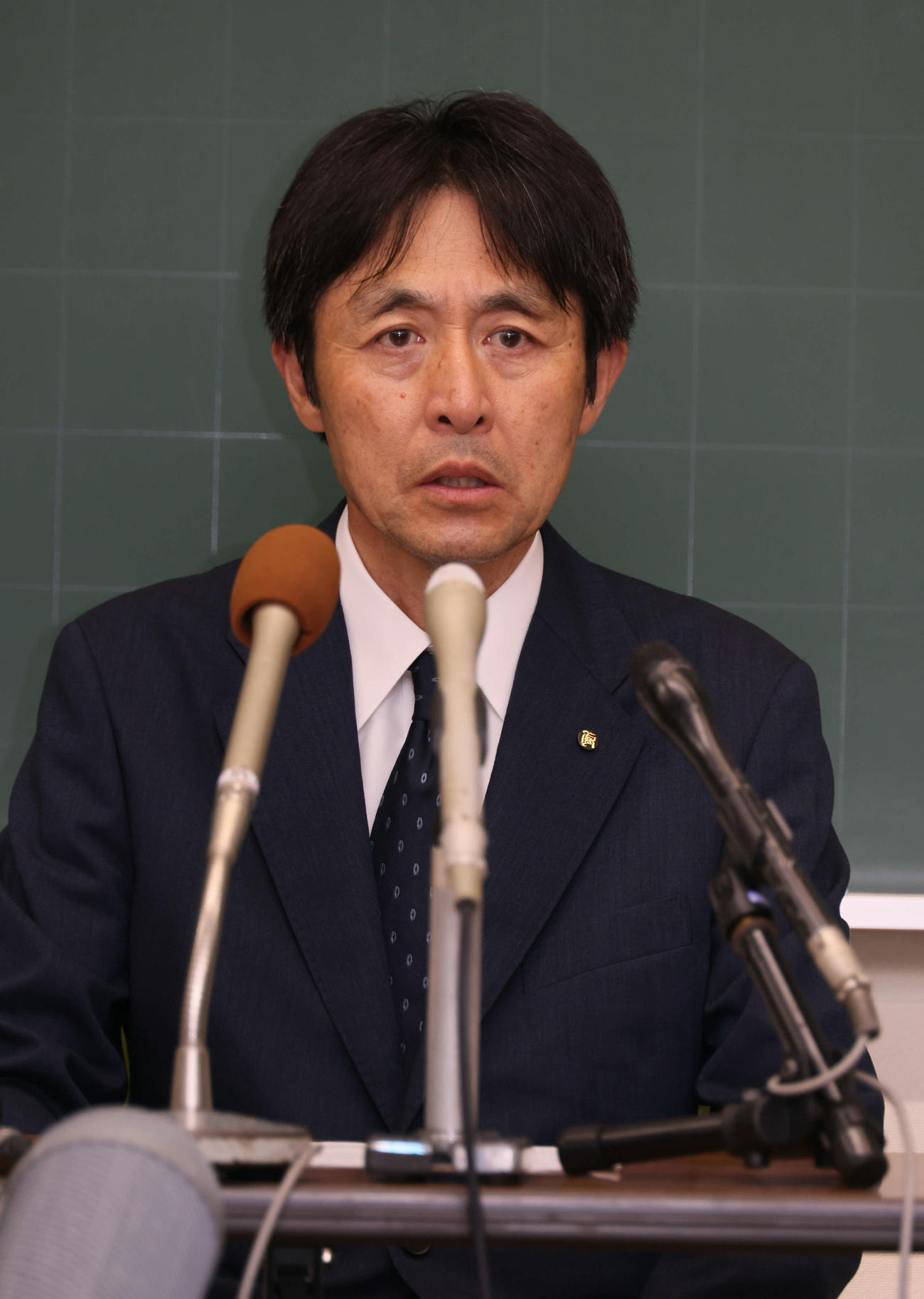 会見する広陵高校の堀正和校長（撮影・加藤孝規）