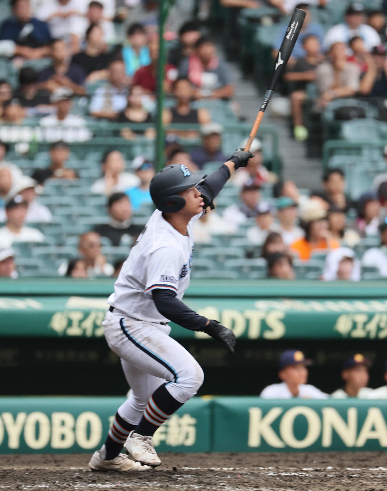 高川学園対未来富山　4回表高川学園2死満塁、遠矢は中越え勝ち越し3点適時打を放つ（撮影・宮崎幸一)