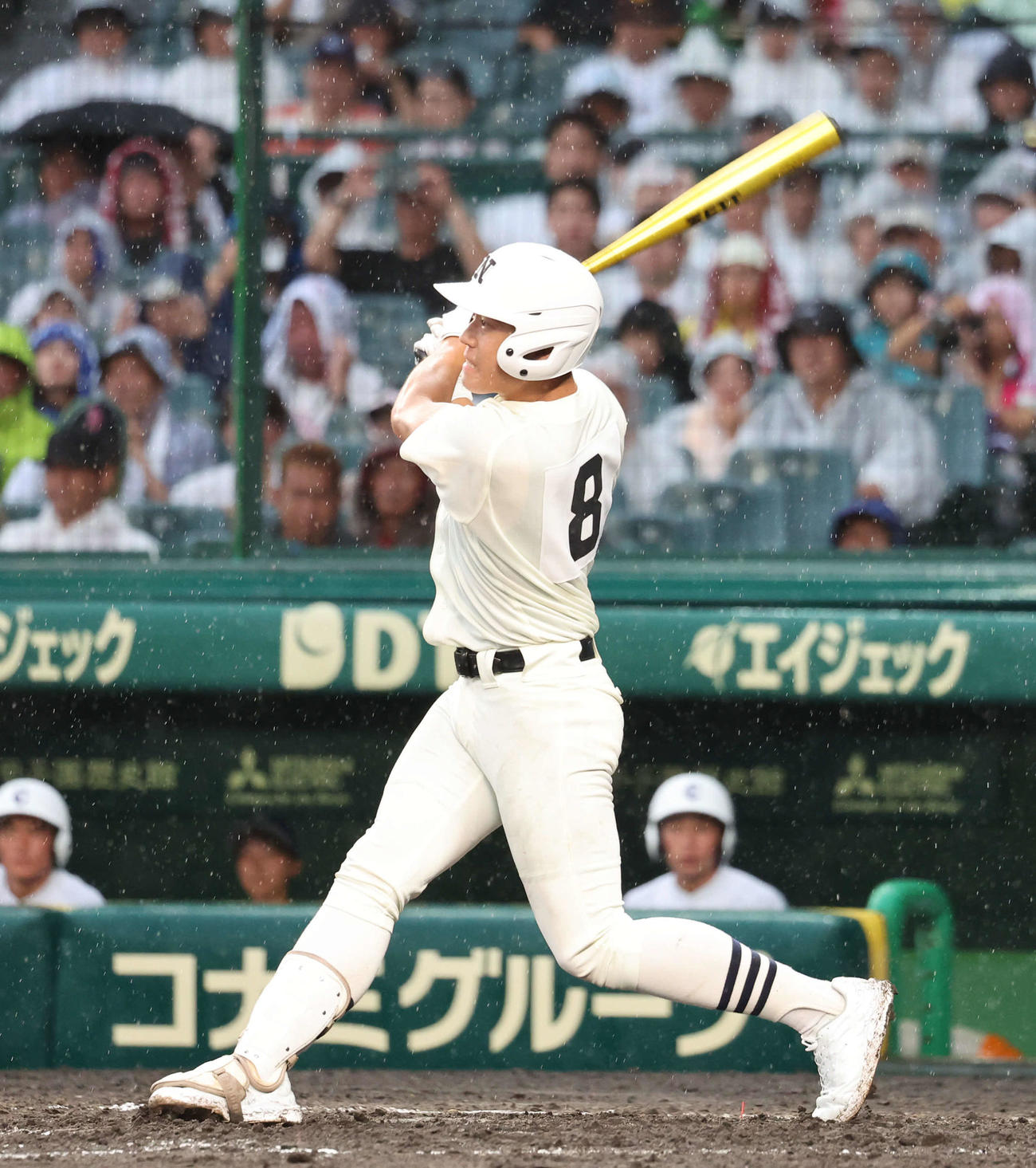 日大三対豊橋中央　3回裏日大三1死三塁、本間は右越えに適時二塁打を放つ（撮影・西尾就之）