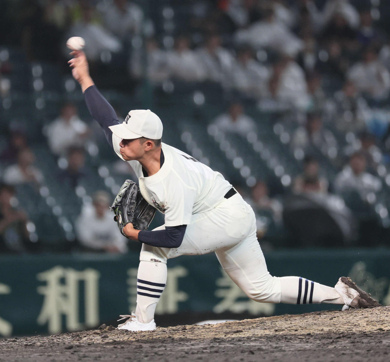 豊橋中央対日大三　完投勝利を挙げた日大三・近藤優樹（撮影・宮崎幸一)
