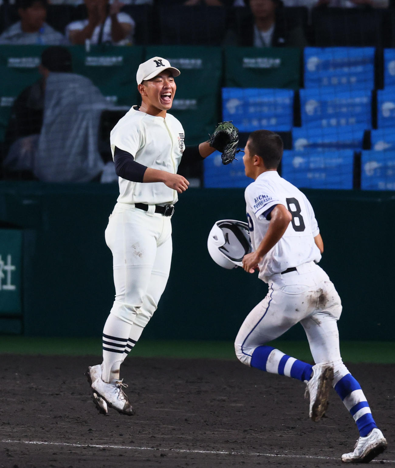 豊橋中央対日大三　7回表豊橋中央2死満塁、中立を遊ゴロに打ち取り喜ぶ近藤（撮影・藤尾明華）