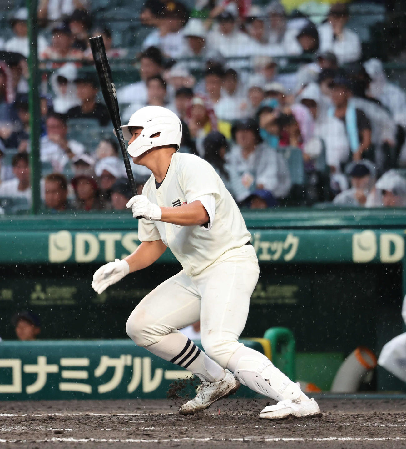 日大三対豊橋中央　3回裏日大三1死二塁、田中諒は中前適時打を放つ（撮影・西尾就之）