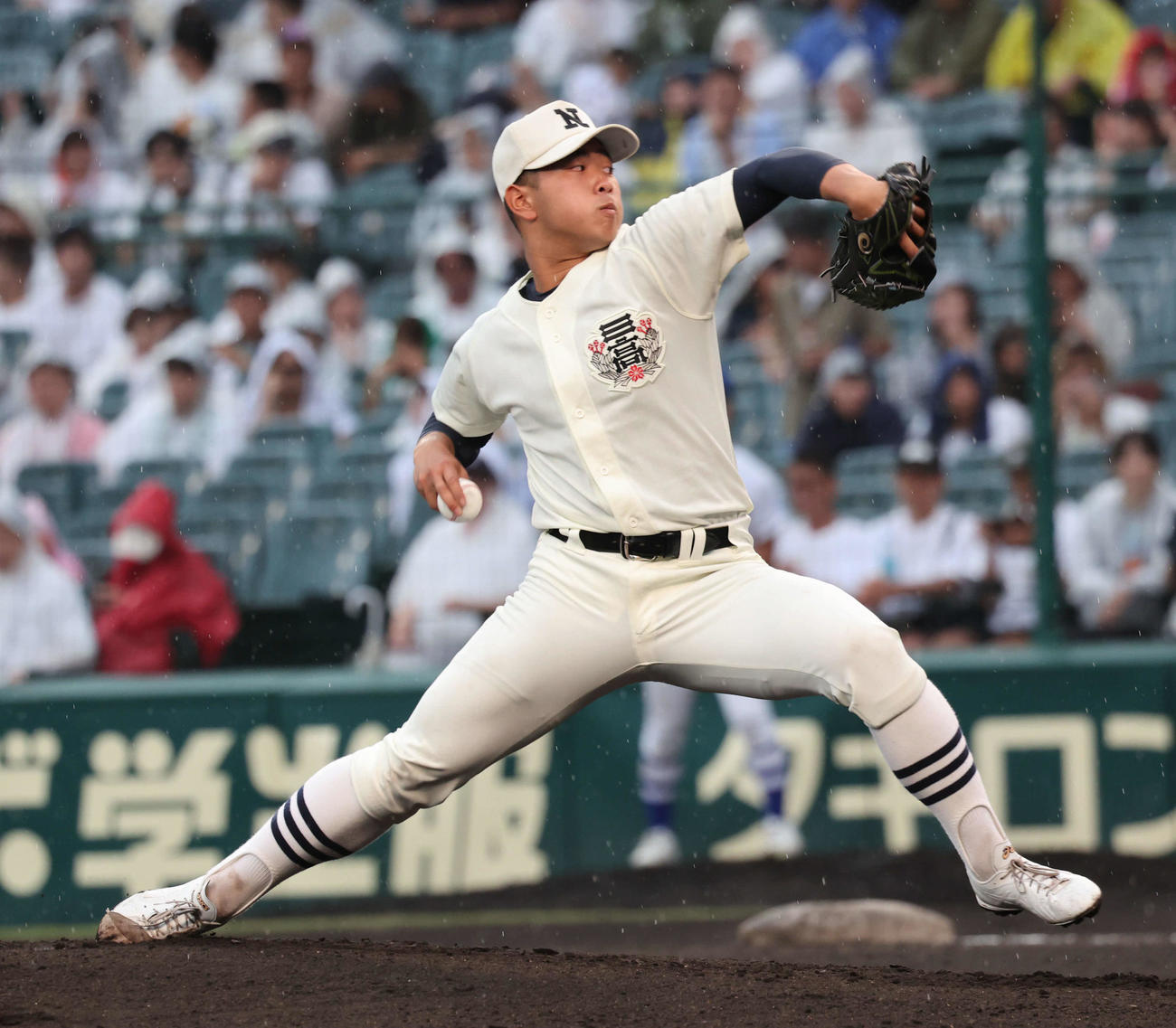 日大三対豊橋中央　日大三先発の近藤（撮影・西尾就之）