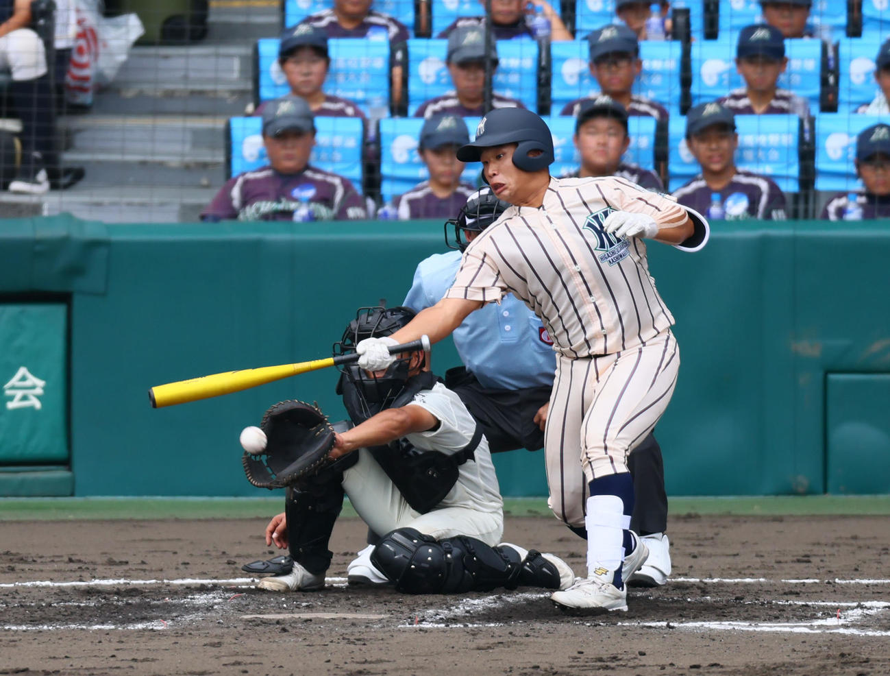 東大阪大柏原対尽誠学園　3回表東大阪大柏原1死、竹本は遊ゴロに倒れる。投手広瀬（撮影・藤尾明華）