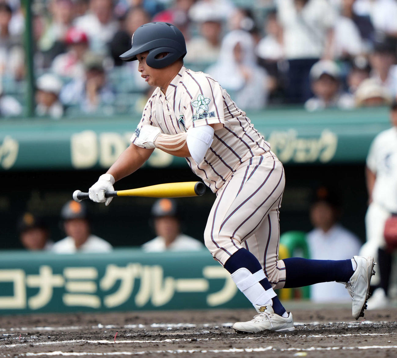 東大阪大柏原対尽誠学園　3回表東大阪大柏原1死、遊ゴロに倒れる竹本（撮影・小島史椰）