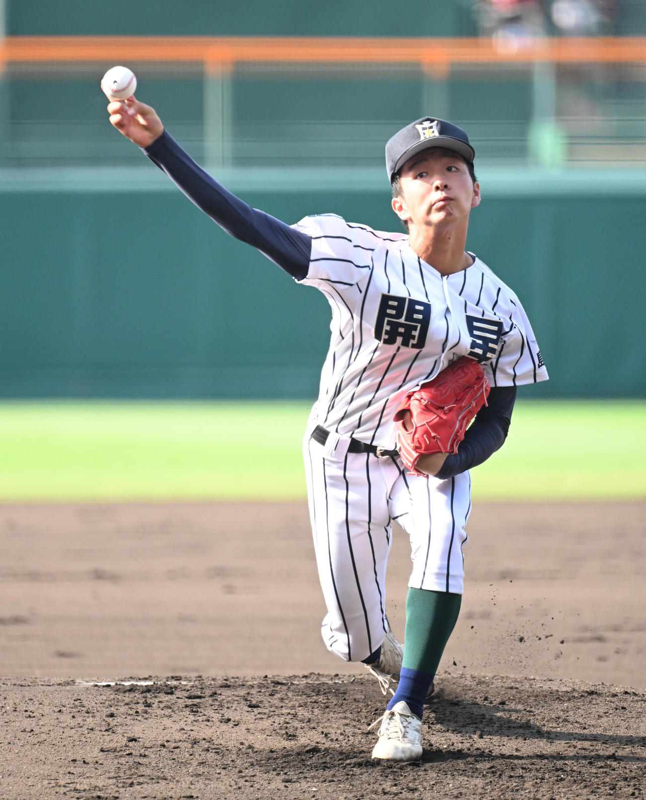 開星対仙台育英　先発する開星・持田（撮影・和賀正仁）