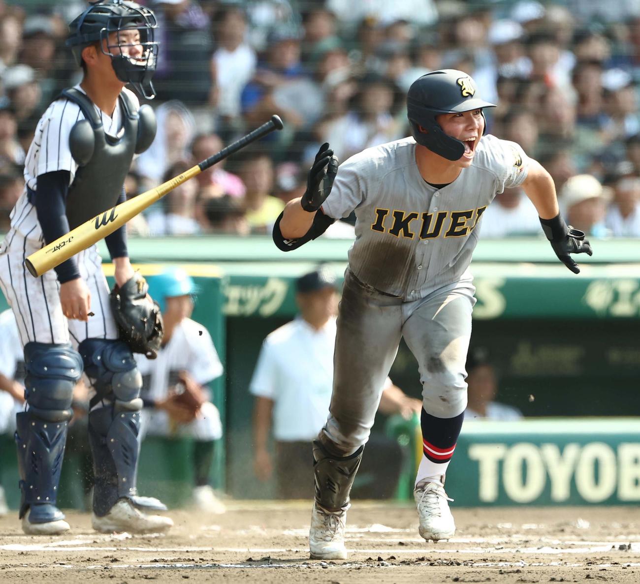 開星対仙台育英　6回裏仙台育英2死三塁、田山は適時二塁打を放つ（撮影・上田博志）