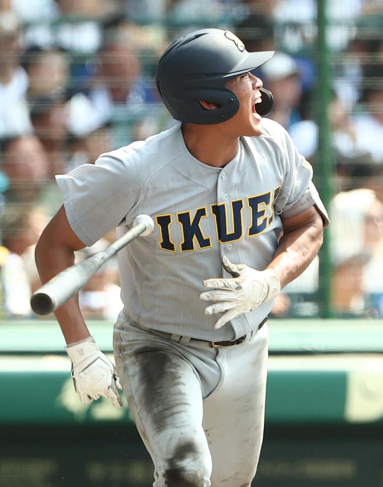 開星対仙台育英　8回裏仙台育英1死、高田は左中間へソロ本塁打を放つ（撮影・上田博志）