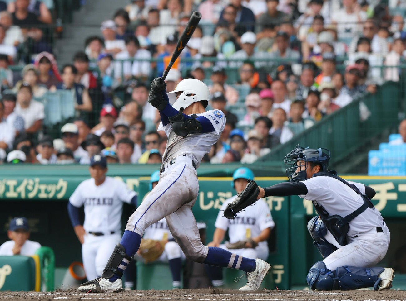 佐賀北対明豊　5回表明豊1死満塁、辻田は中越え3点適時二塁打を放つ（撮影・上山淳一）