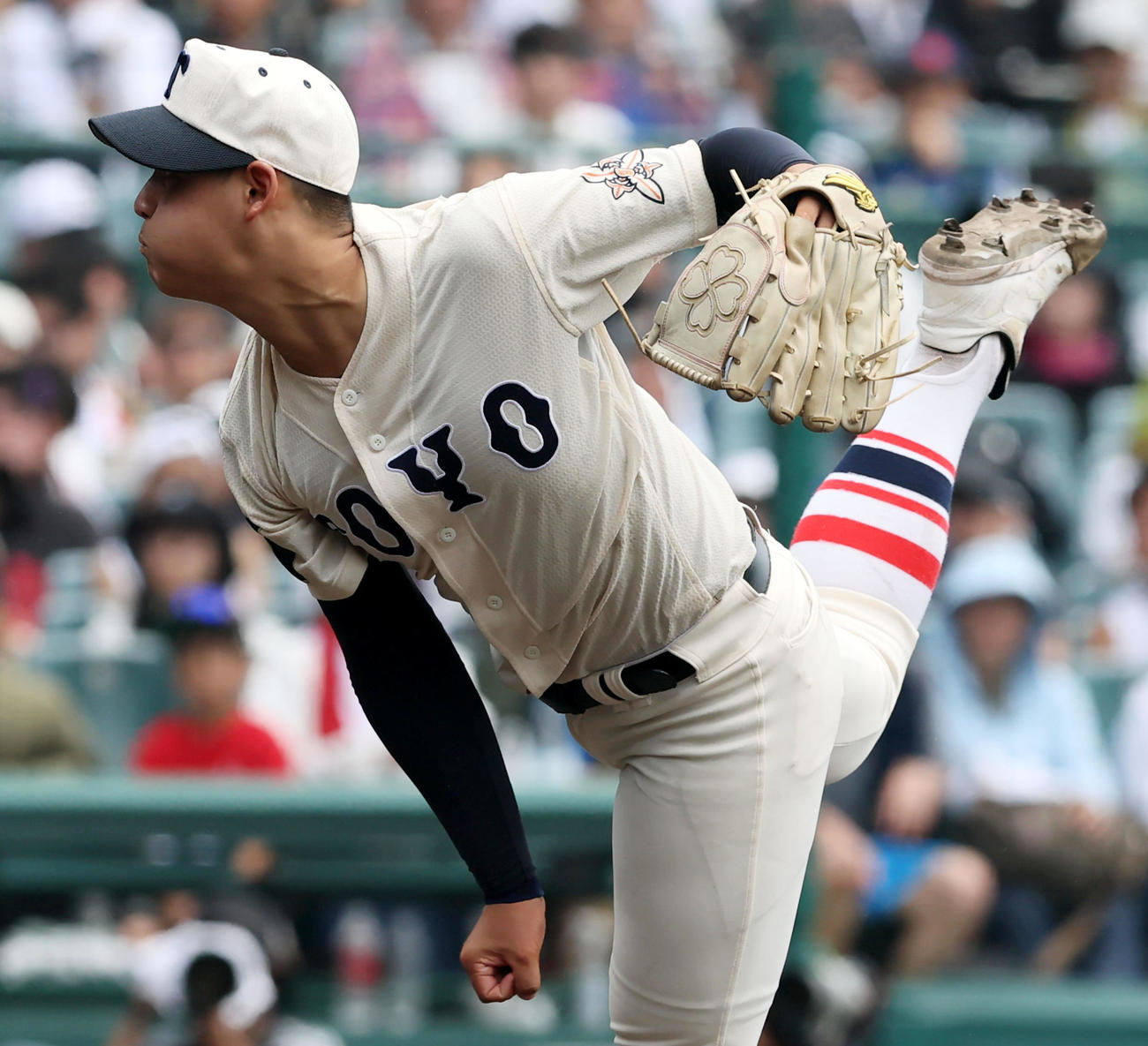 花巻東対東洋大姫路　9回表花巻東無死二塁、東洋大姫路2番手で登板する阪下（撮影・加藤哉）