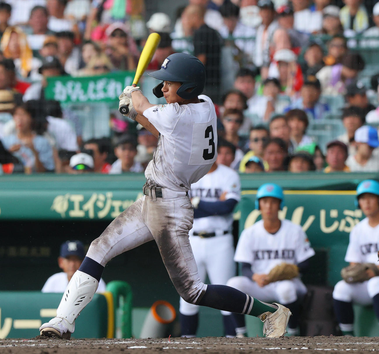 佐賀北対明豊　5回裏佐賀北2死一、三塁、宮崎は右前適時打を放つ（撮影・上山淳一）