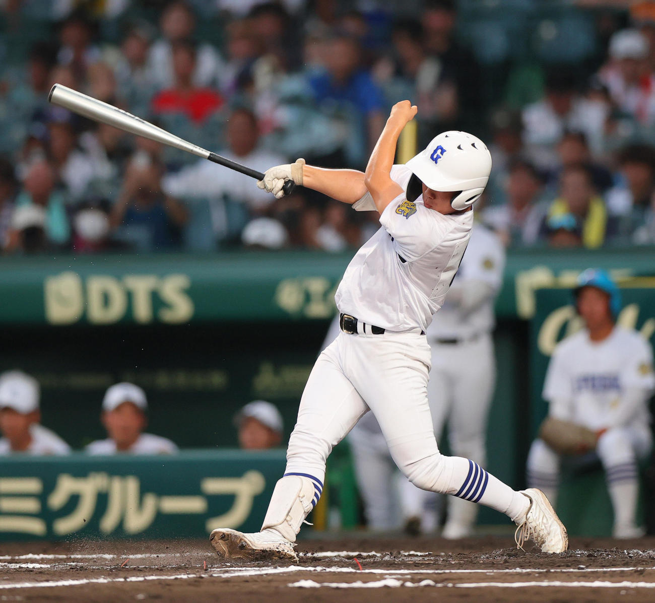 県岐阜商対東海大熊本星翔　2回表県岐阜商無死一塁、横山は右前打を放つ（撮影・上山淳一）