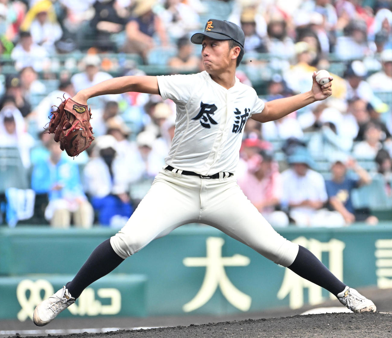 京都国際対尽誠学園　尽誠学園先発の広瀬（撮影・石井愛子）