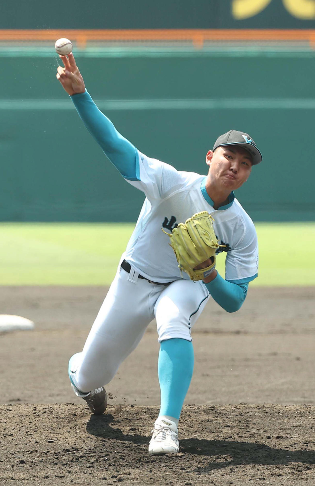 山梨学院対岡山学芸館　山梨学院先発の菰田（撮影・上田博志）