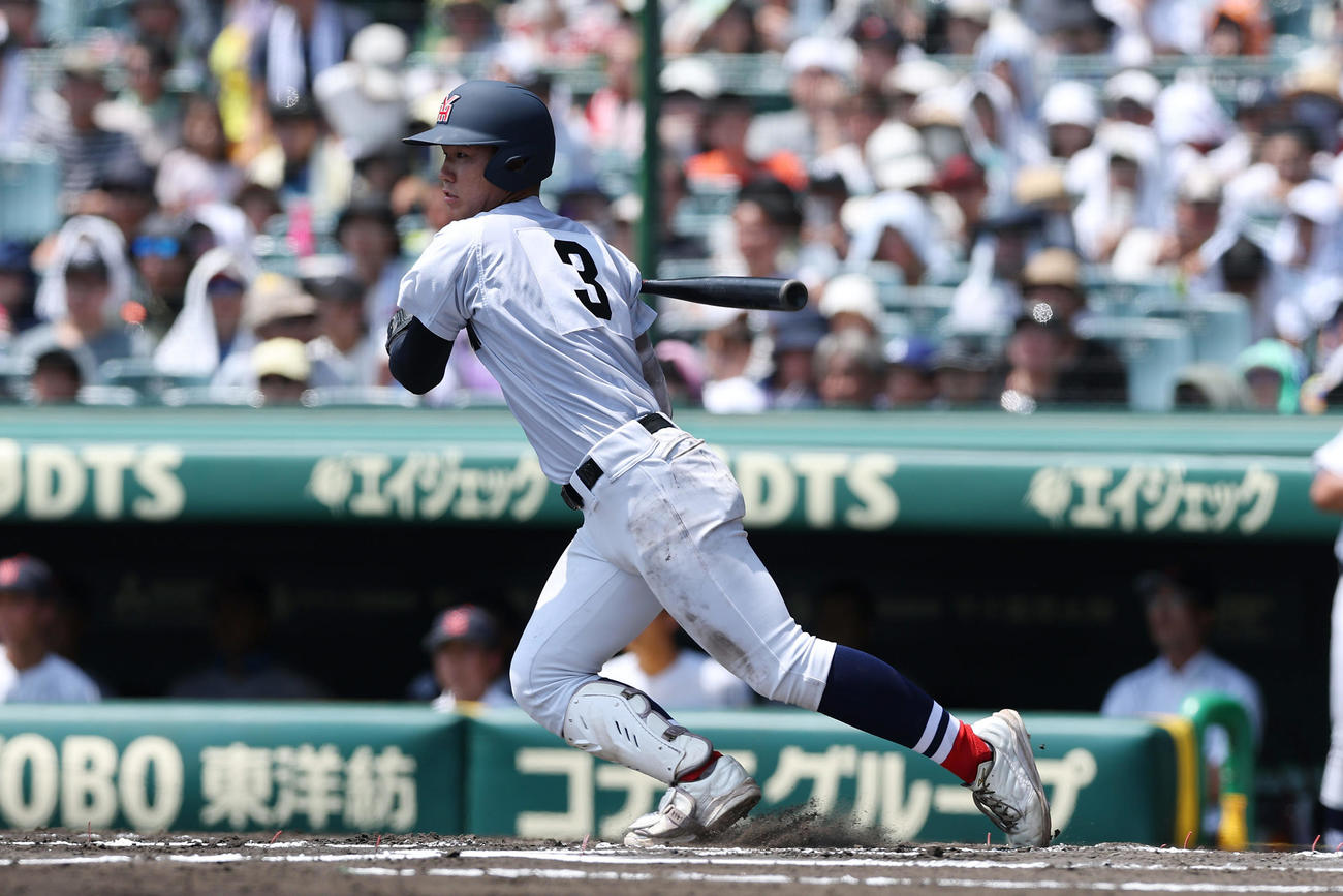 横浜対津田学園　6回表横浜2死三塁、中前適時打を放つ小野（撮影・前田充）