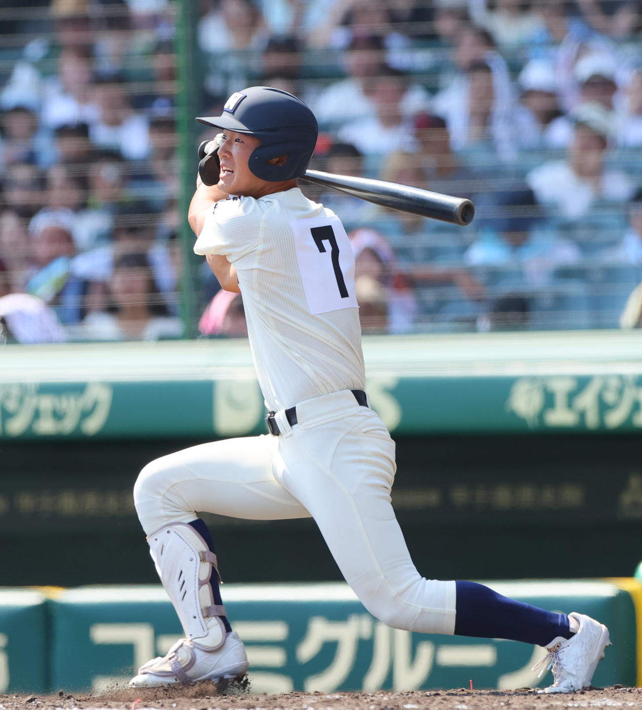 東洋大姫路対西日本短大付　3回裏西日本短大付2死一、二塁、安田は左前適時打を放つ（撮影・上山淳一）