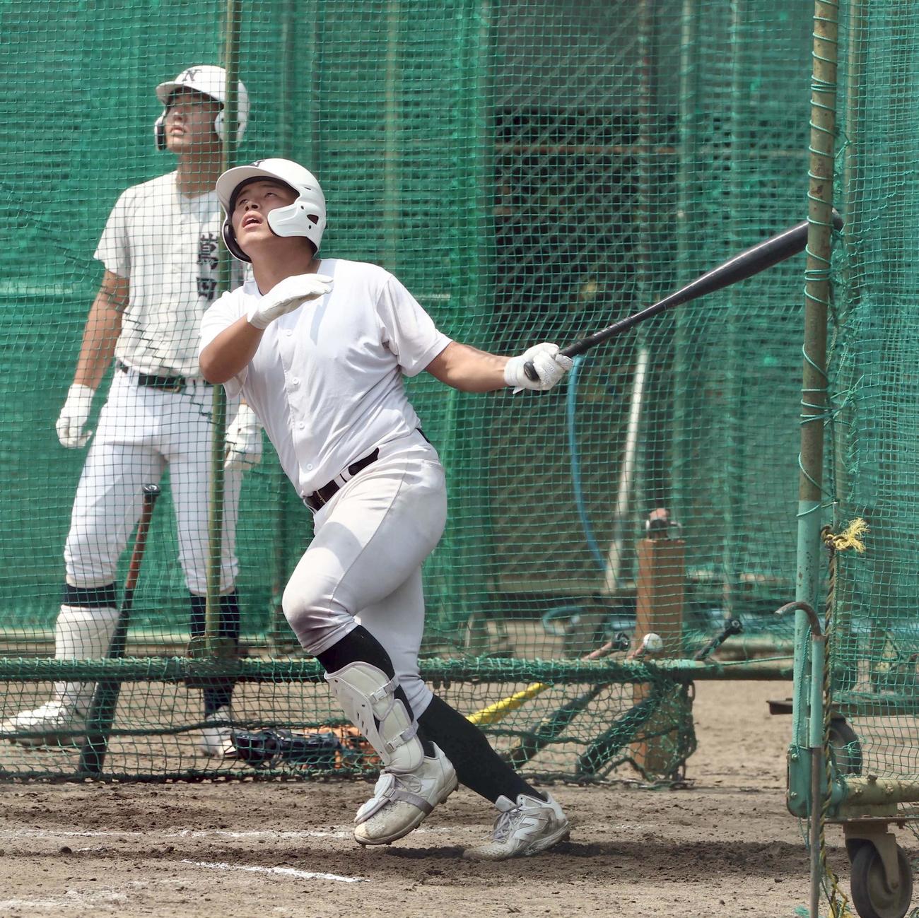 打撃練習をする日大三・田中（撮影・上田博志）