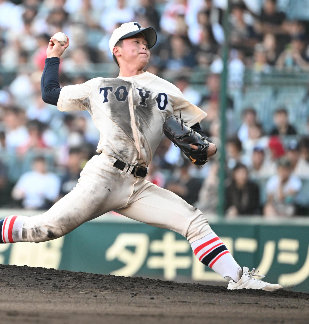 沖縄尚学対東洋大姫路　2回途中から2番手で登板する東洋大姫路・木下（撮影・和賀正仁）