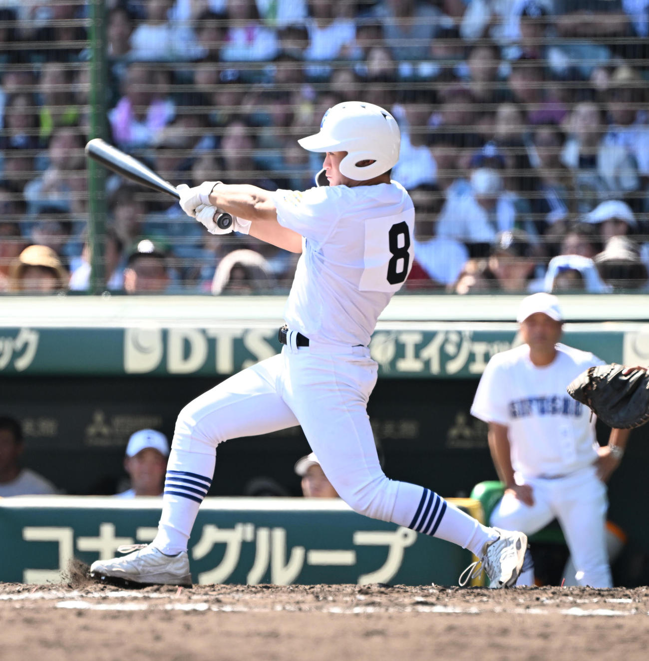 横浜対県岐阜商　4回裏県岐阜商2死一、二塁、右前適時打を放つ渡辺璃（撮影・和賀正仁）