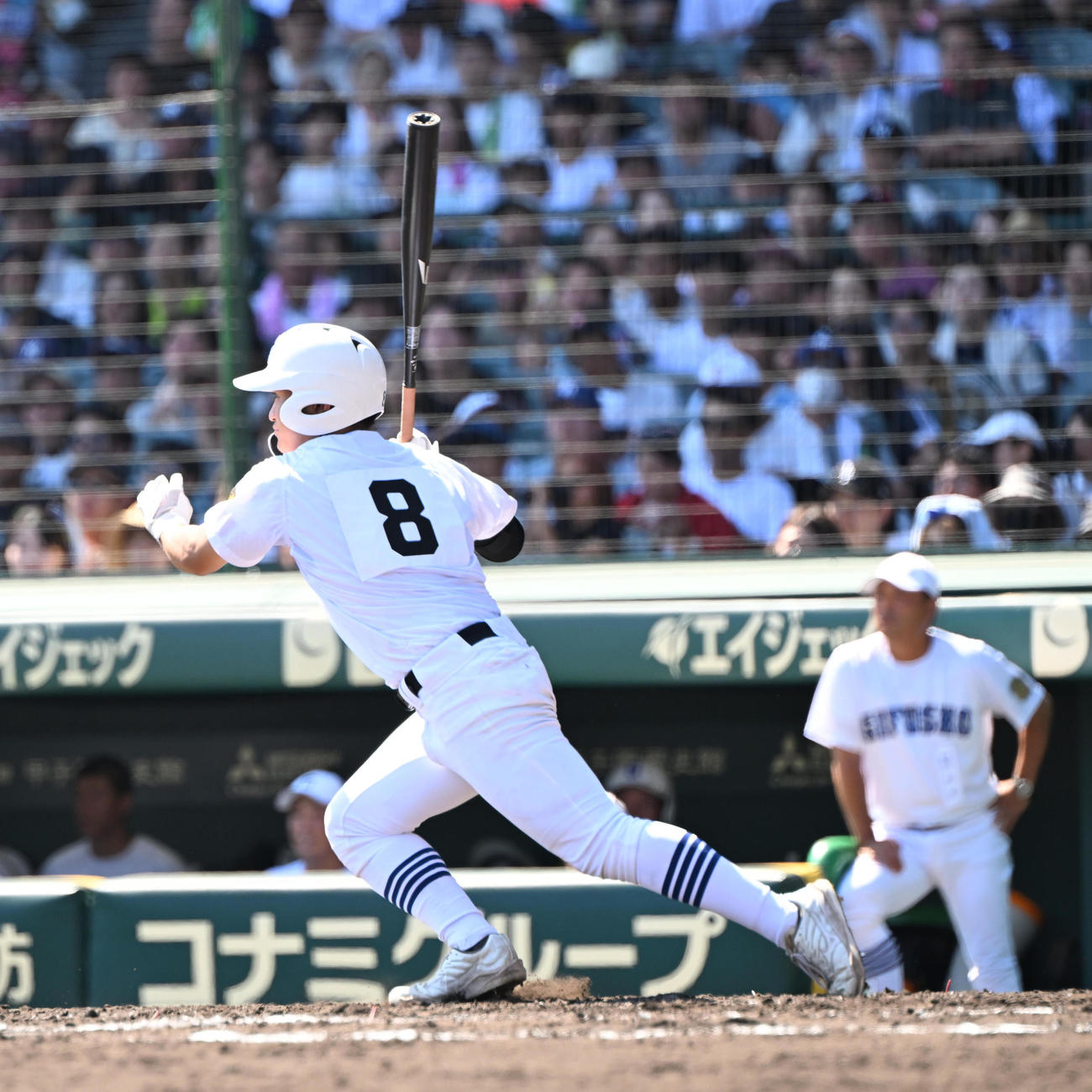 横浜対県岐阜商　4回裏県岐阜商2死一、二塁、右前適時打を放つ渡辺璃（撮影・和賀正仁）