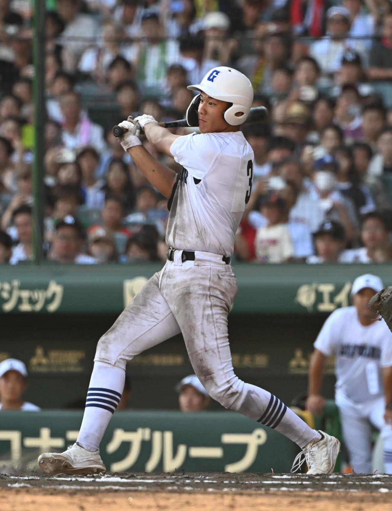 横浜対県岐阜商　11回裏県岐阜商2死一、三塁、左前にサヨナラ適時打を放つ坂口（撮影・和賀正仁）