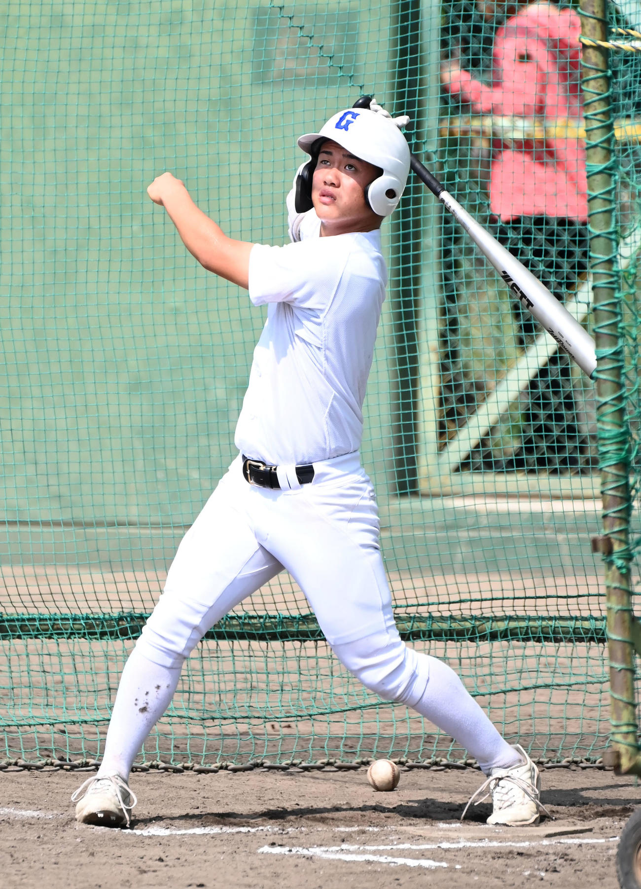 打撃練習をする県岐阜商の横山（撮影・石井愛子）