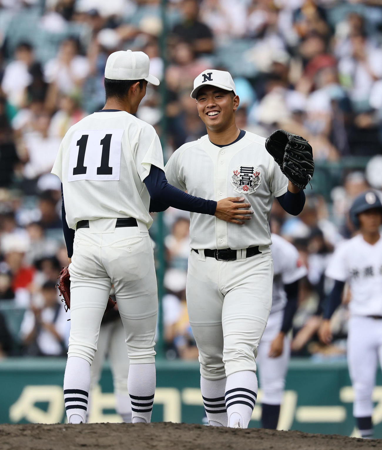 沖縄尚学対日大三　6回表沖縄尚学無死一塁、マウンドに上がる日大三・近藤（撮影・藤尾明華）