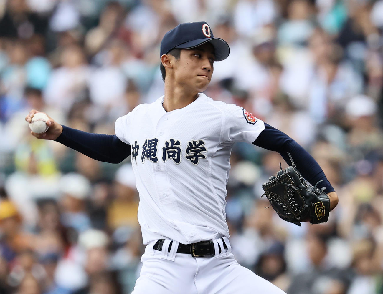 沖縄尚学対日大三　沖縄尚学先発の新垣有（撮影・藤尾明華）