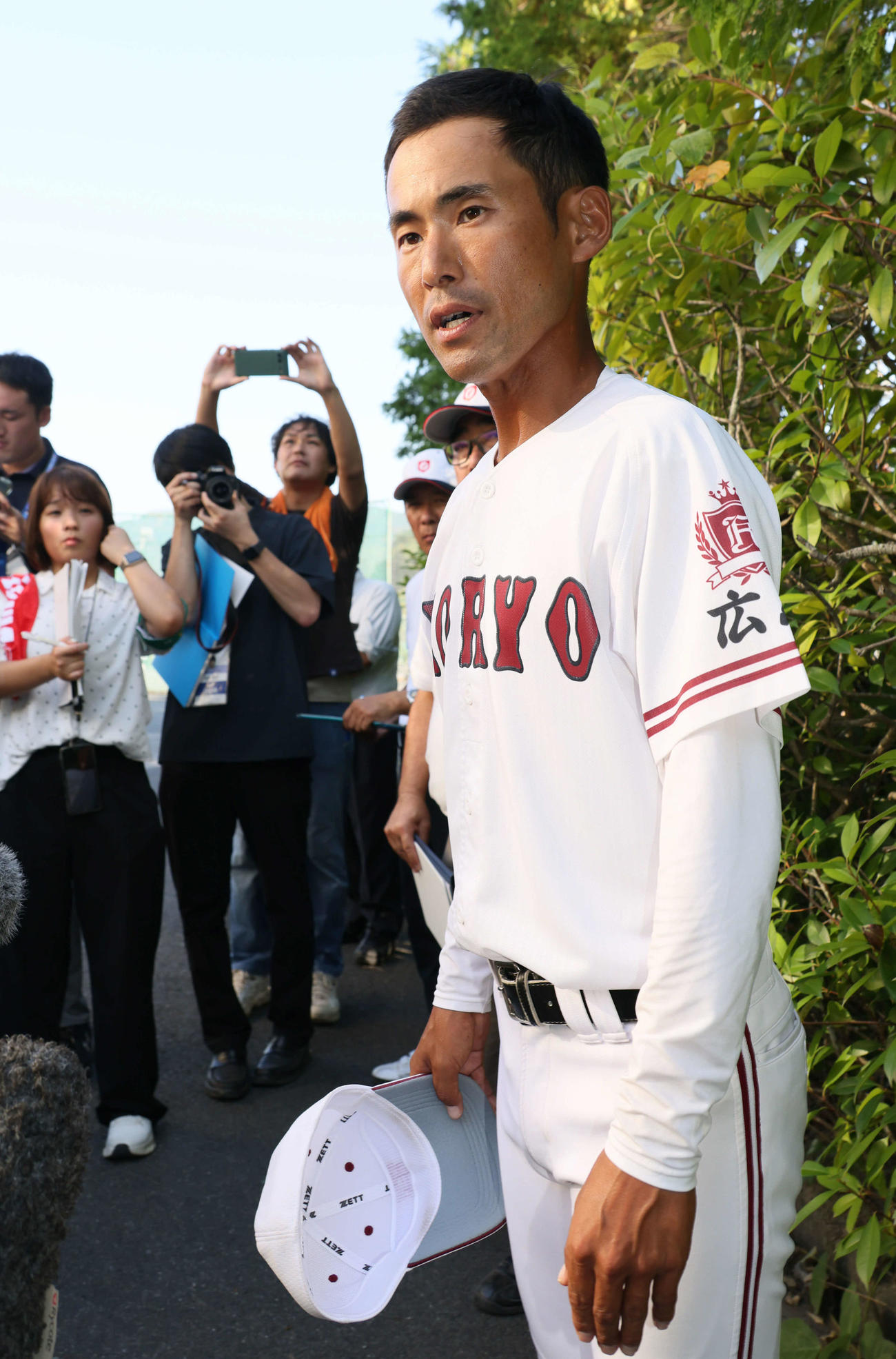 油木対広陵　試合後、取材に応じる広陵高校野球部の松本監督（撮影・加藤孝規）