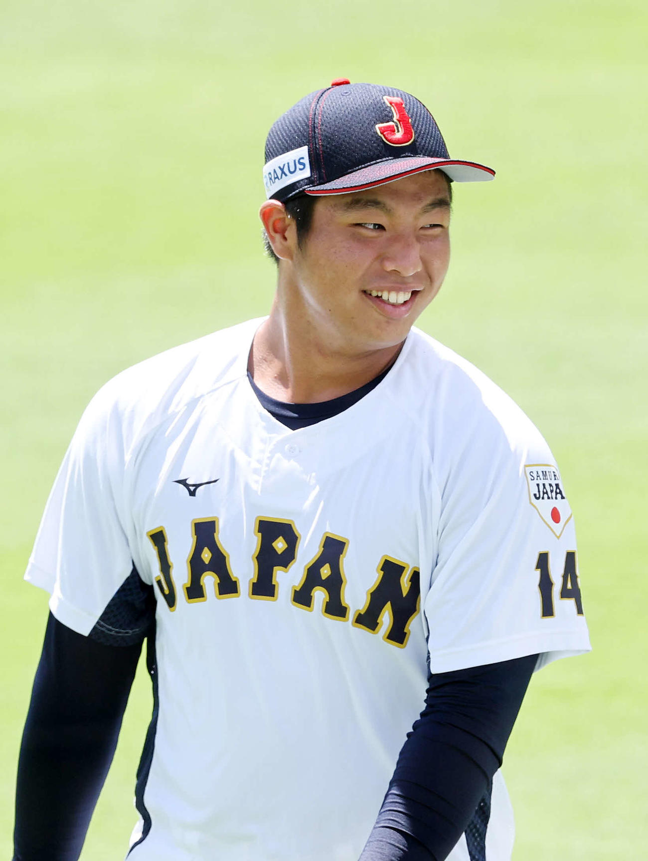 笑顔を見せる高校日本代表・末吉（撮影・鈴木正人）
