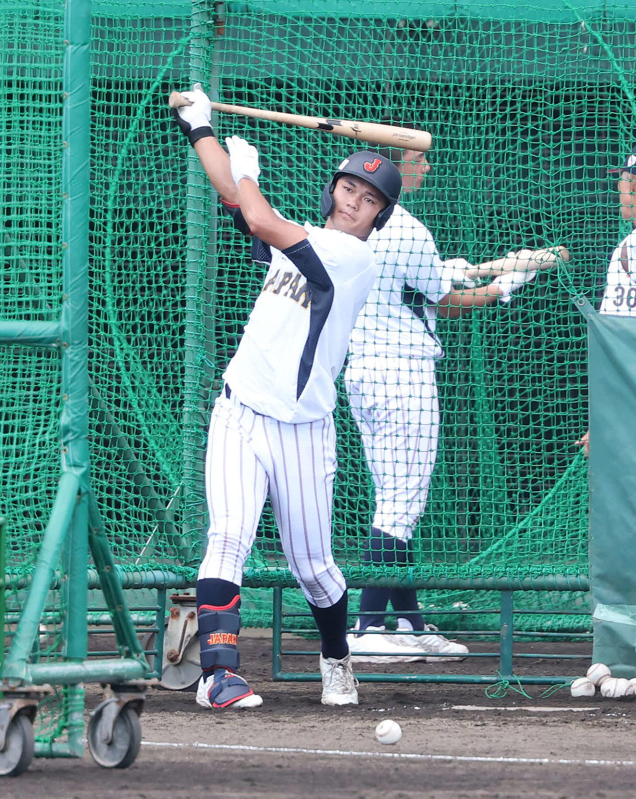 フリー打撃する高校日本代表・阿部（撮影・鈴木正人）