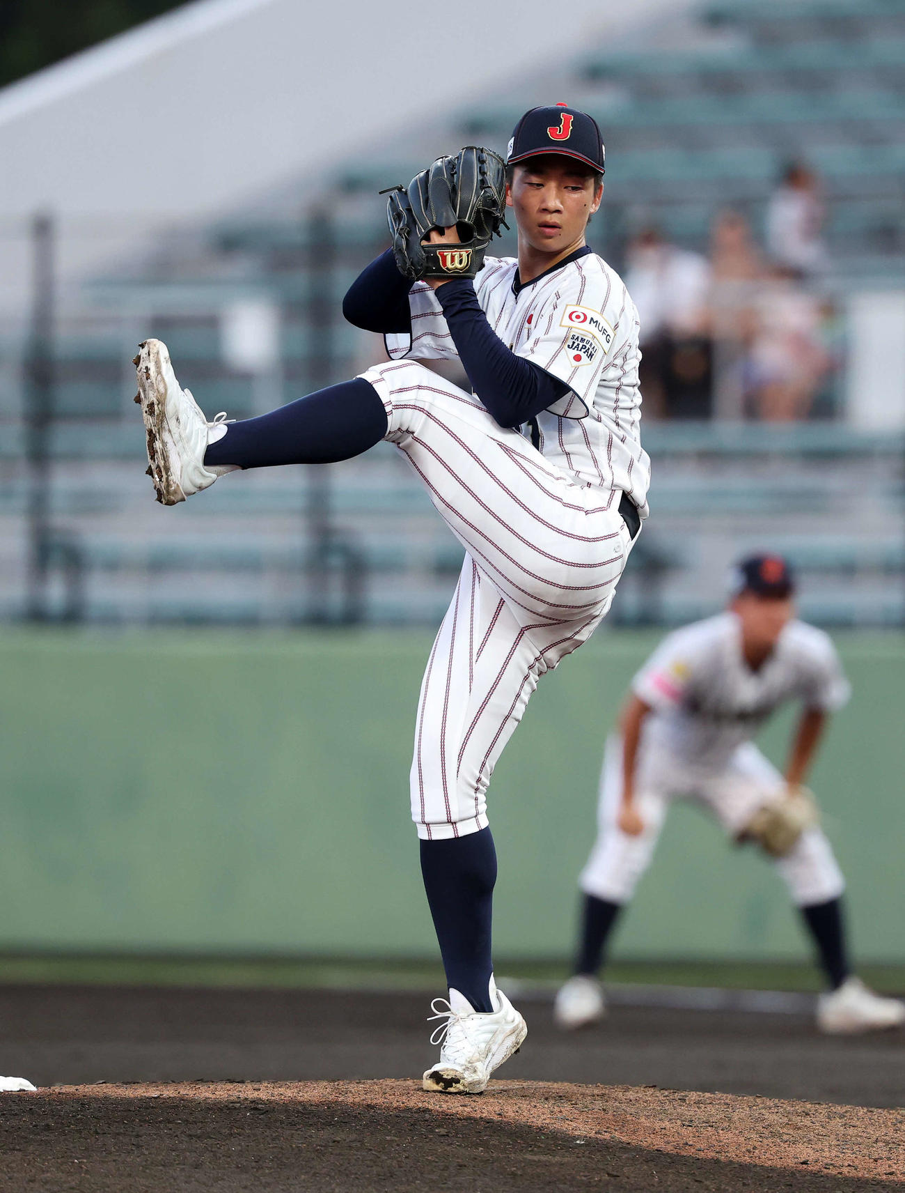 イタリア対日本　力投する日本先発の森下（撮影・鈴木正人）