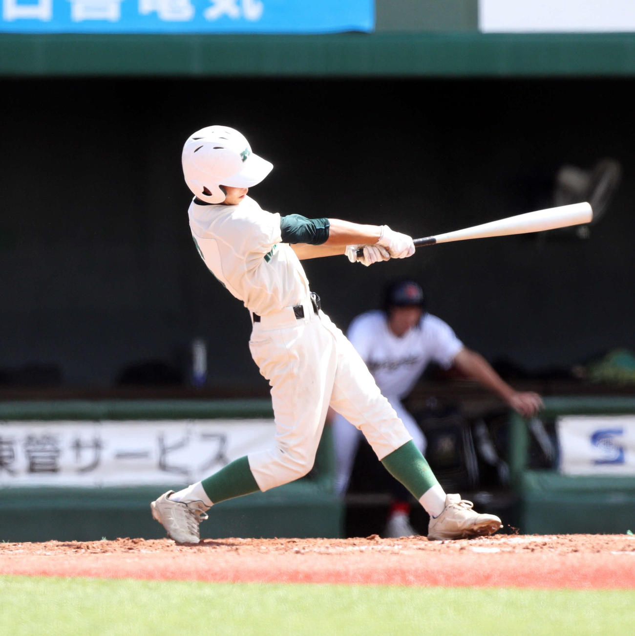 上北連合対三沢　8回裏三沢2死一、二塁、勝ち越しの左越え三塁打を放つ三沢・種市（撮影・木村有優）