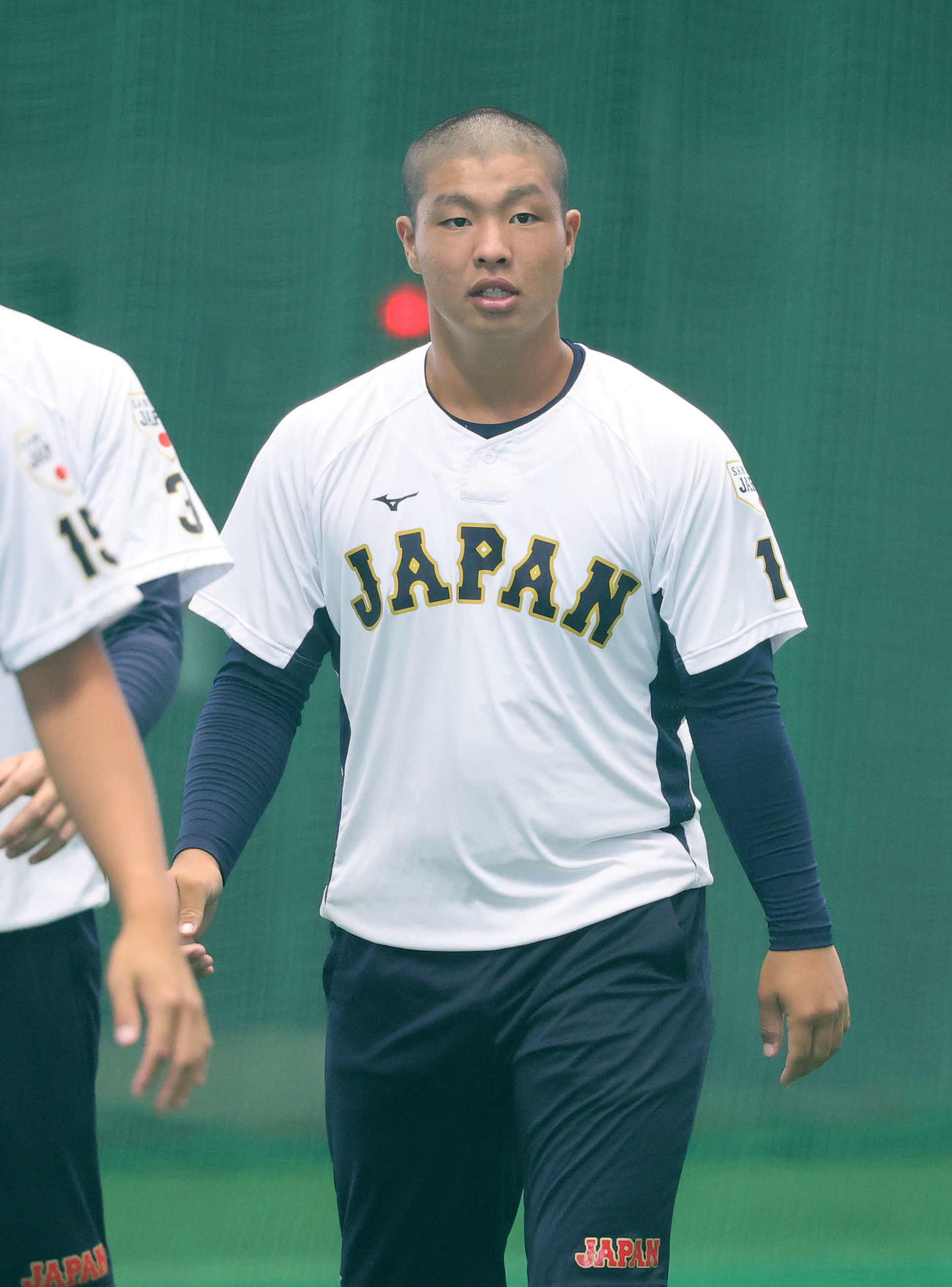 韓国対日本　アップする日本・末吉（撮影・鈴木正人）