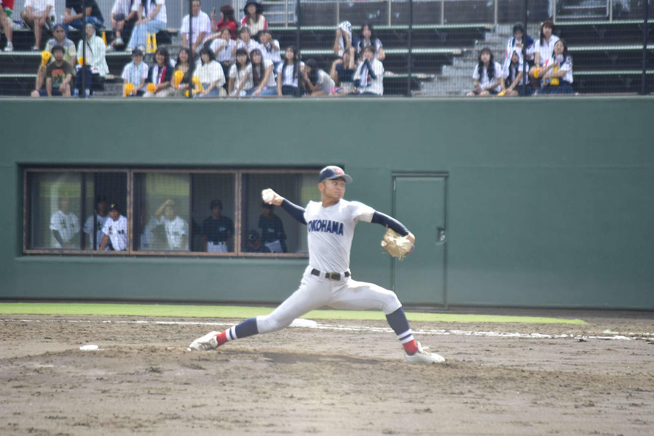 横浜－浅野　5回から横浜2番手でマウンドに上がった林田（撮影・平山連）