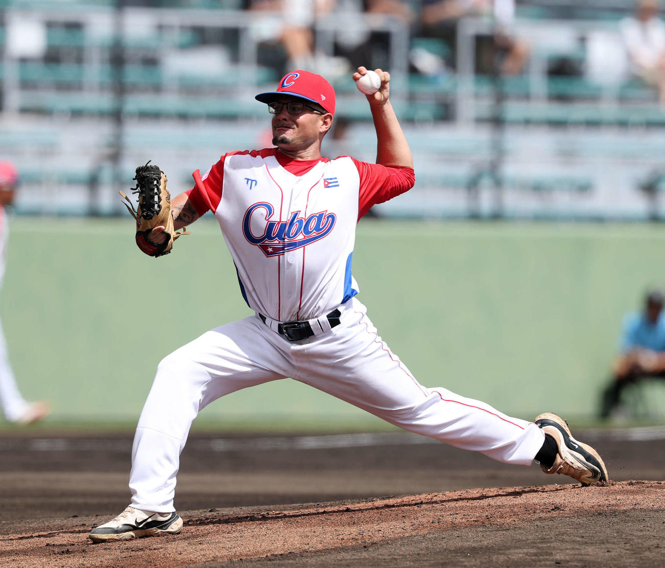 日本対キューバ　力投するキューバ先発のペントン（撮影・鈴木正人）