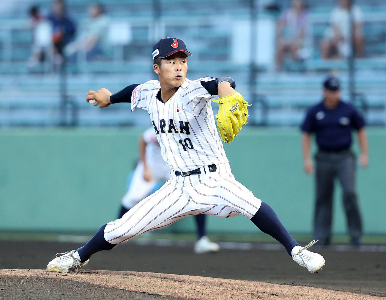 南アフリカ対日本　力投する日本先発の中野（撮影・鈴木正人）