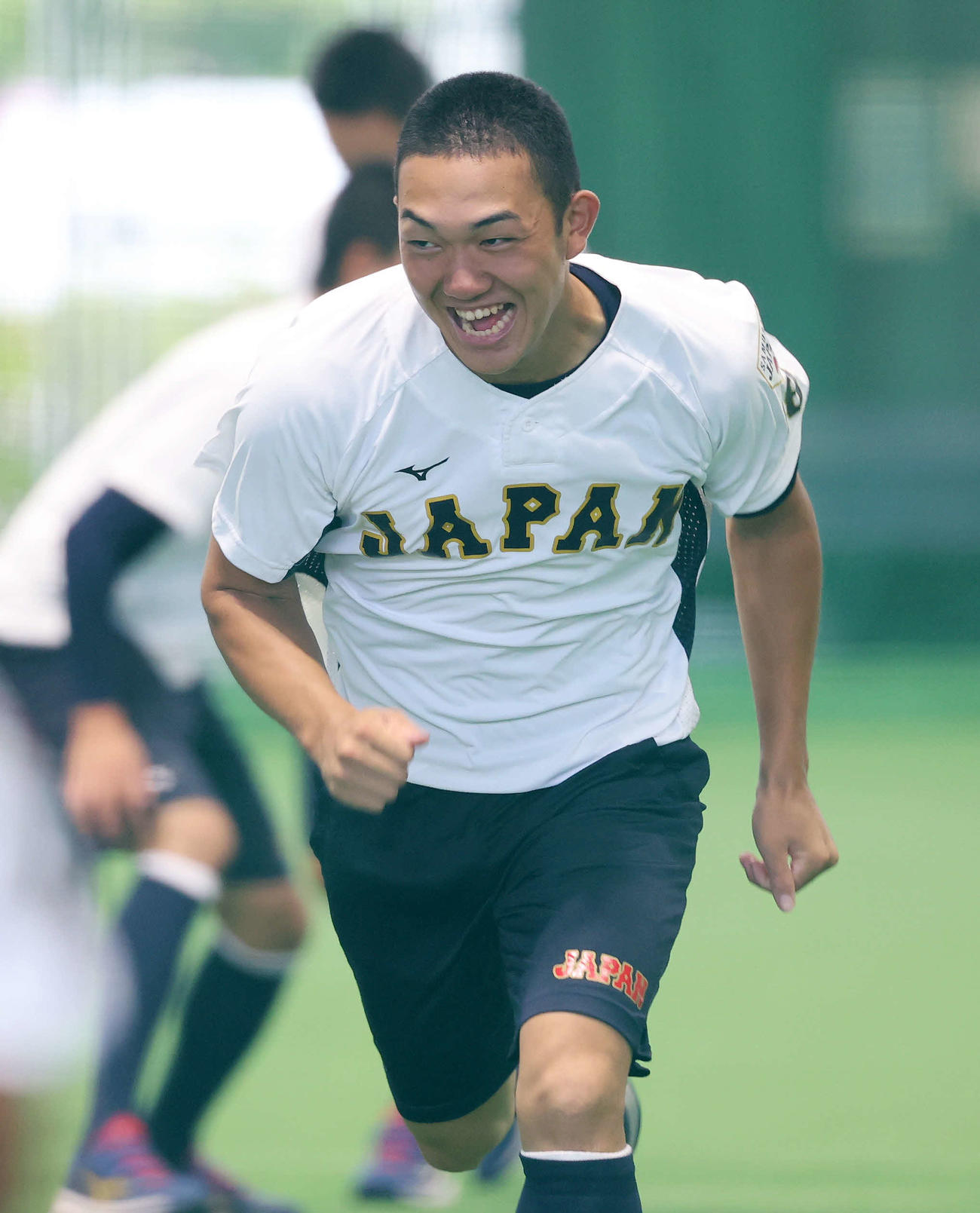 日本対プエルトリコ　アップする日本・石垣（撮影・鈴木正人）