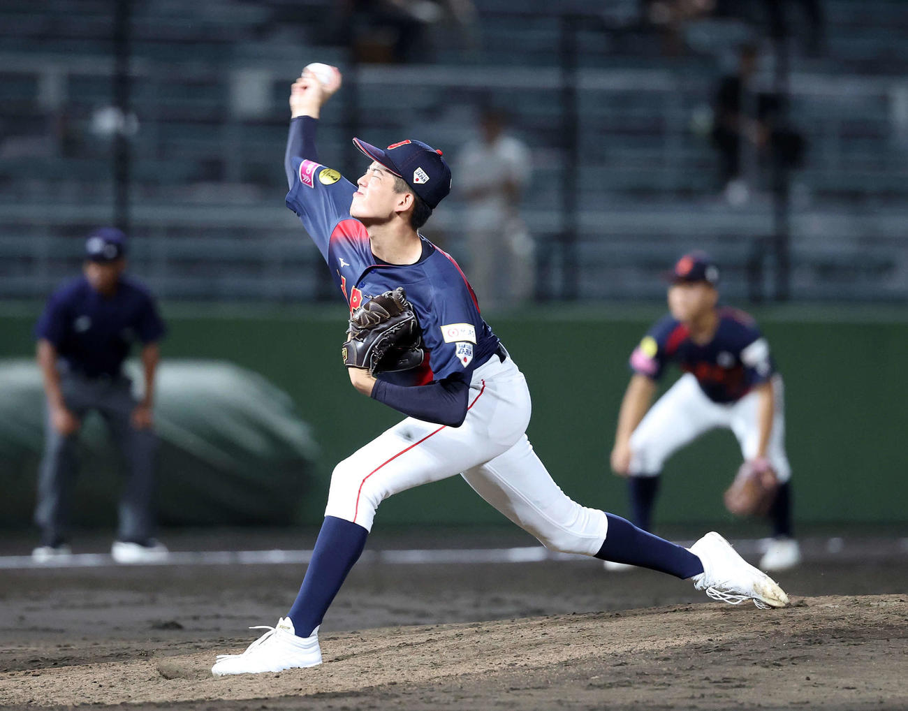 日本対プエルトリコ　力投する日本2番手の早瀬（撮影・鈴木正人）