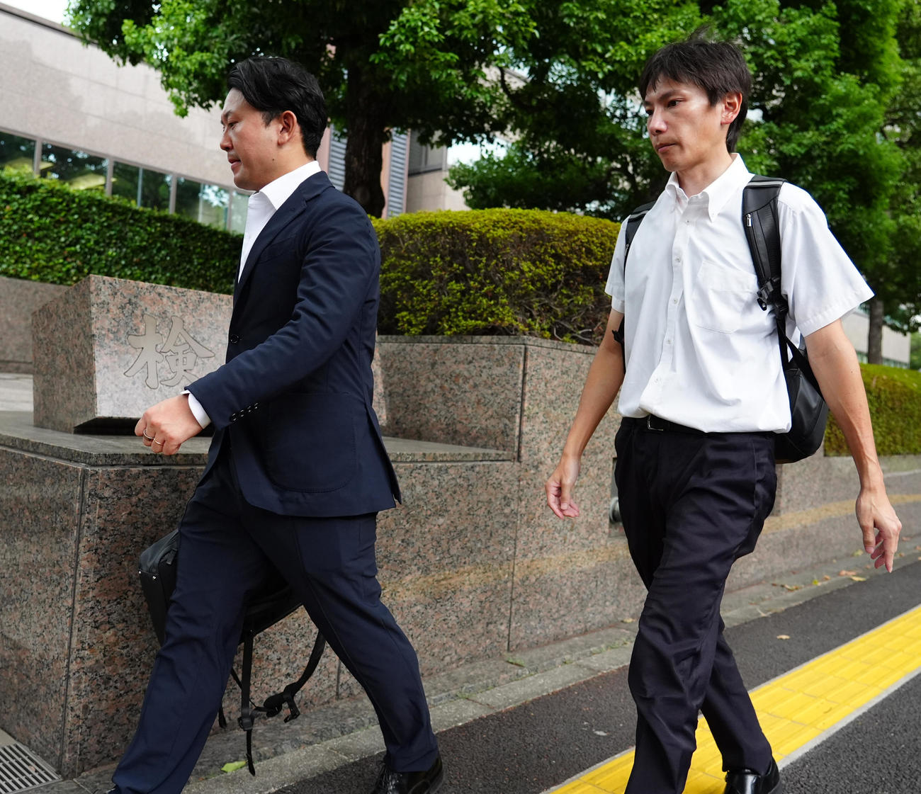 広陵部内暴力問題の関連し加害生徒が名誉毀損（きそん）で東京地検に告訴、代理人弁護士が入庁する（撮影・清水貴仁）