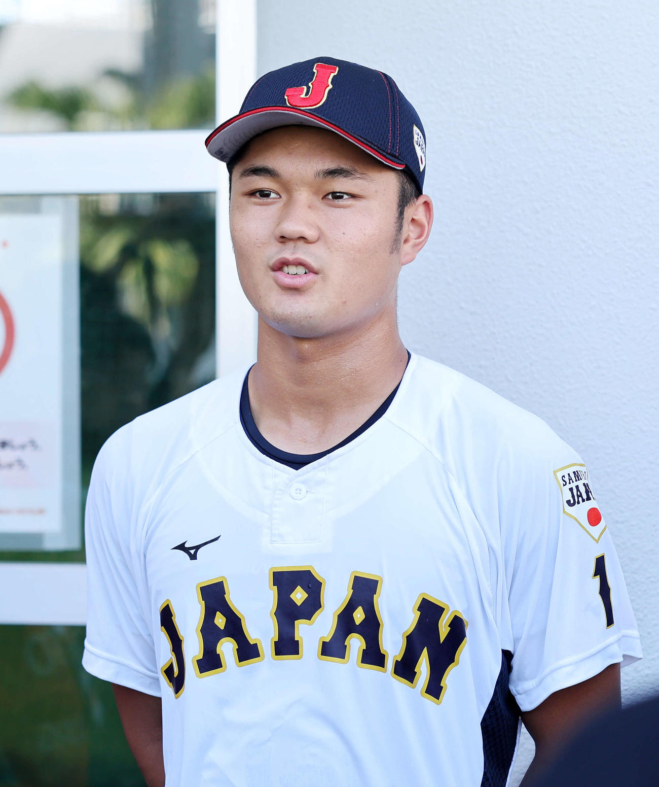 報道陣の質問に答える日本・阿部（撮影・鈴木正人）