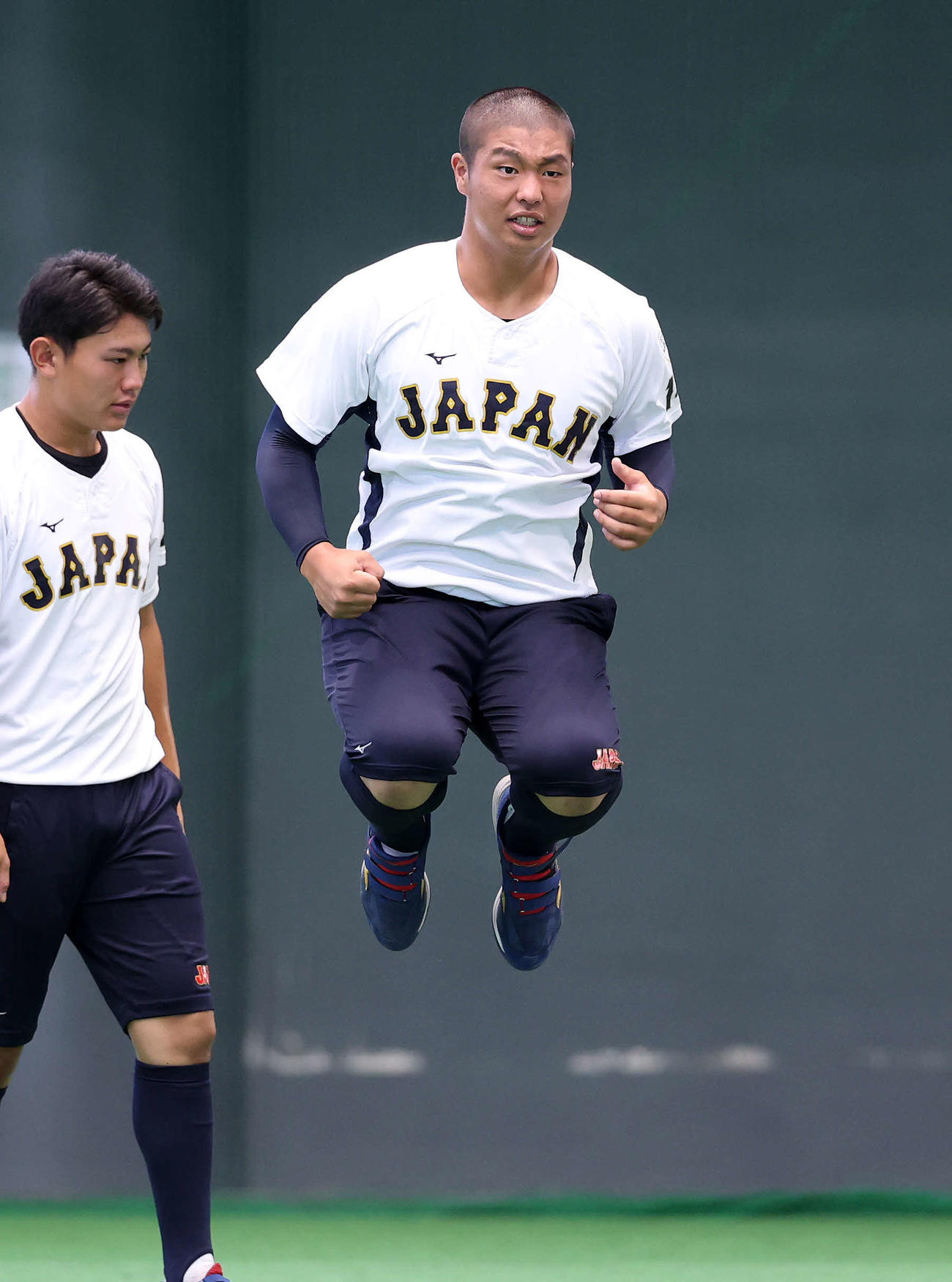 アップする日本・末吉（撮影・鈴木正人）