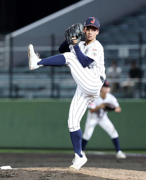 パナマ対日本　力投する日本先発の森下（撮影・鈴木正人）