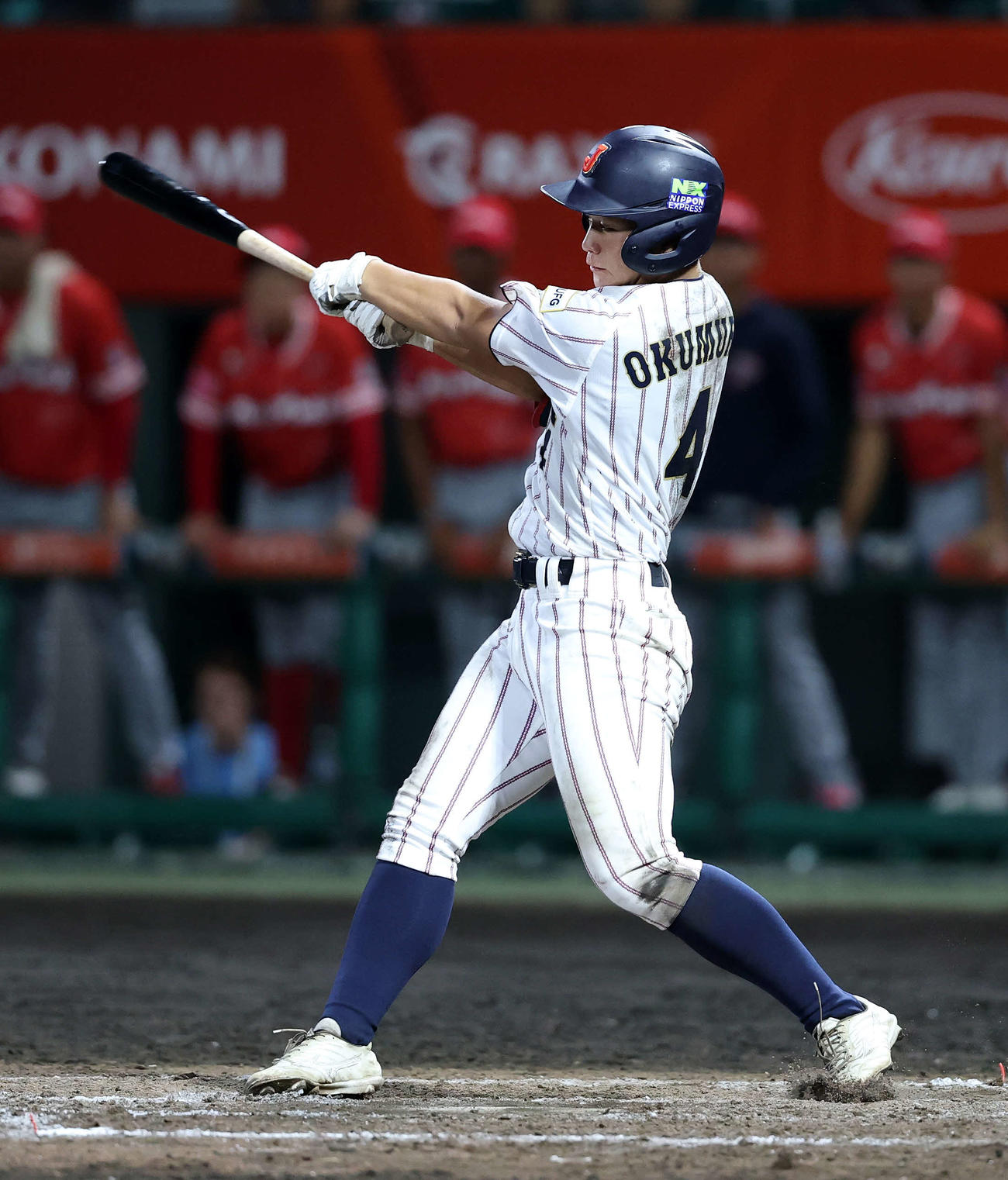 パナマ対日本　8回裏日本1死満塁、奥村凌は右前適時打を放つ（撮影・鈴木正人）