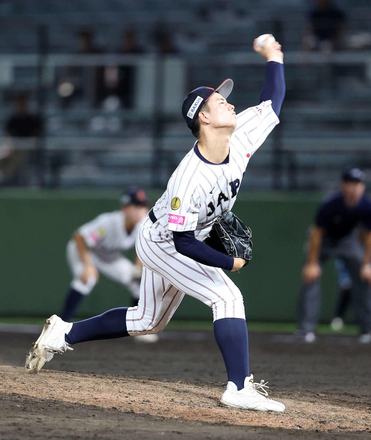 パナマ対日本　力投する日本2番手の奥村頼（撮影・鈴木正人）