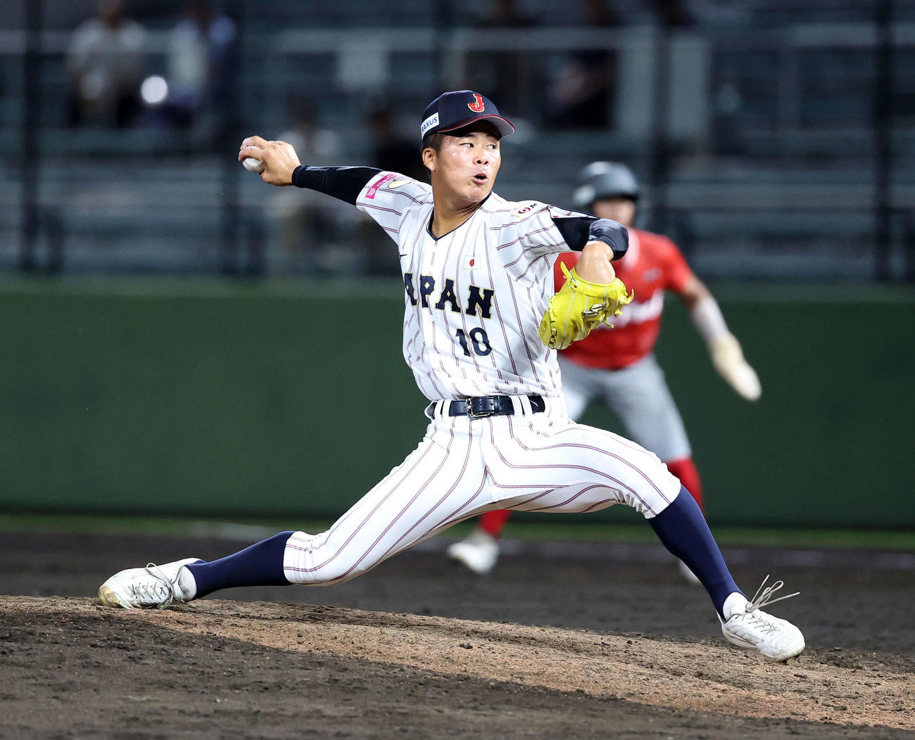 パナマ対日本　力投する日本4番手の中野（撮影・鈴木正人）