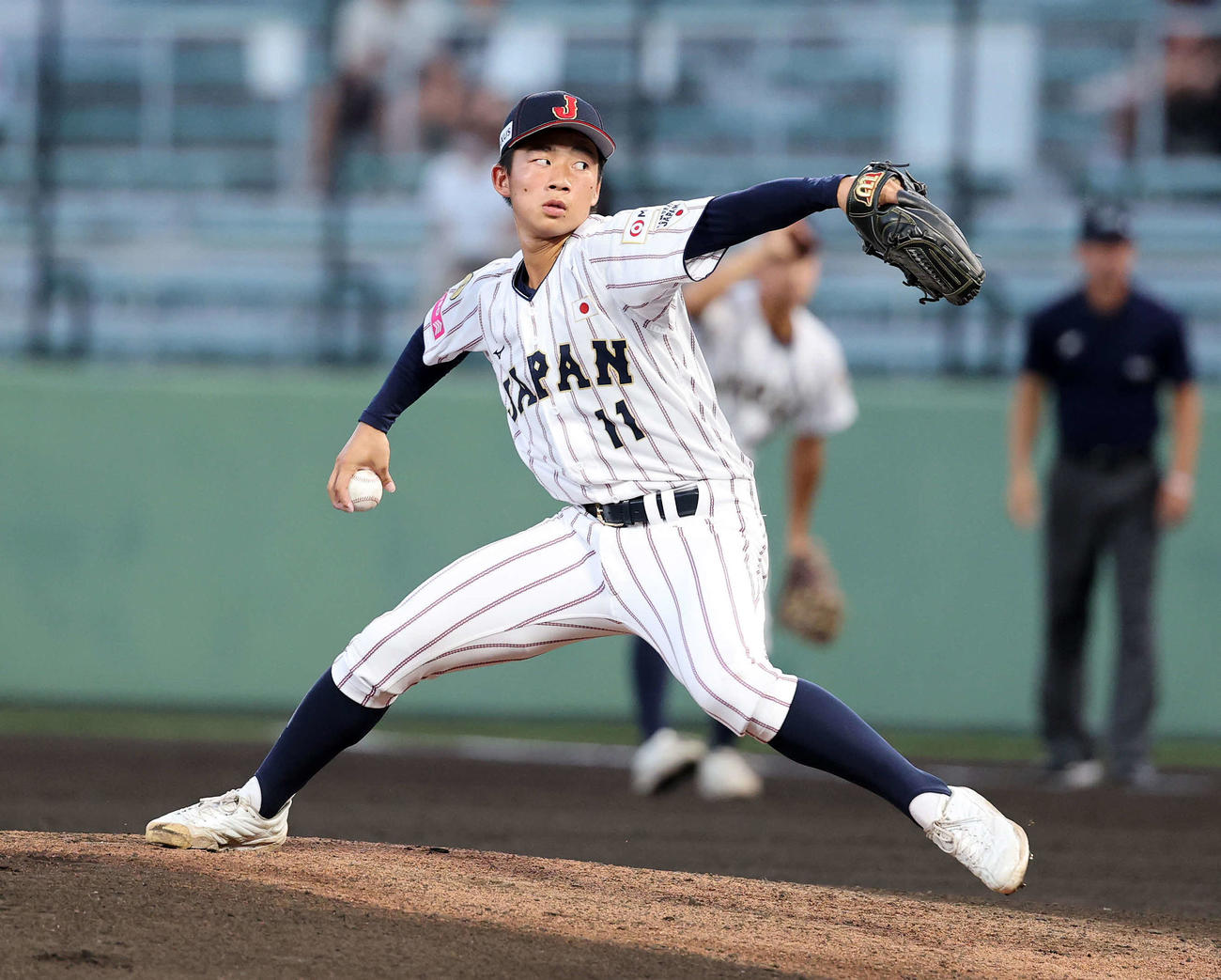 パナマ対日本　力投する日本先発の森下（撮影・鈴木正人）