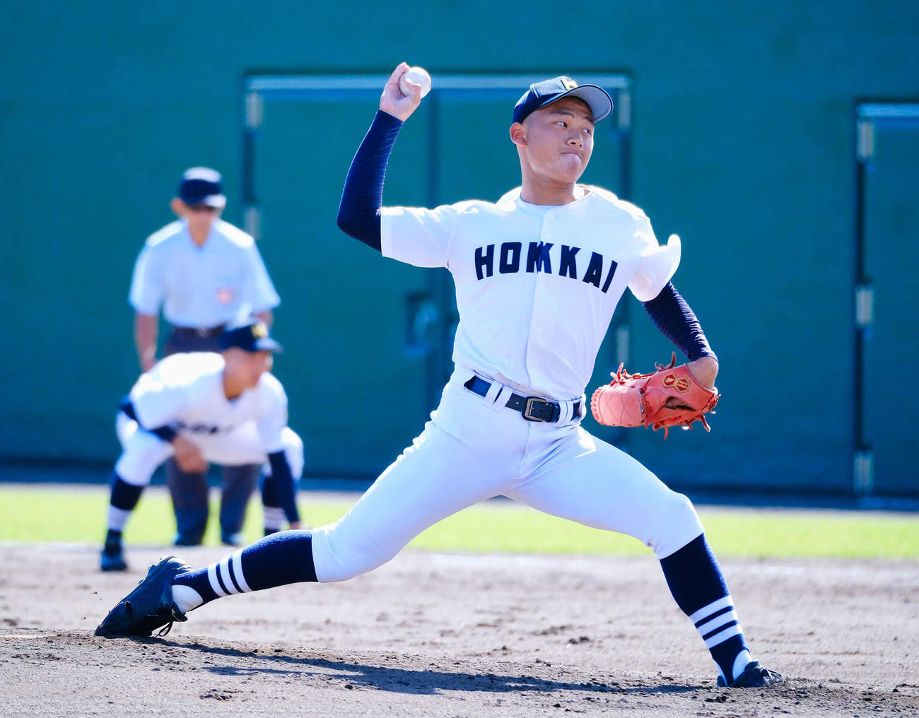 6回を4安打無失点に抑えた北海の新主将小野