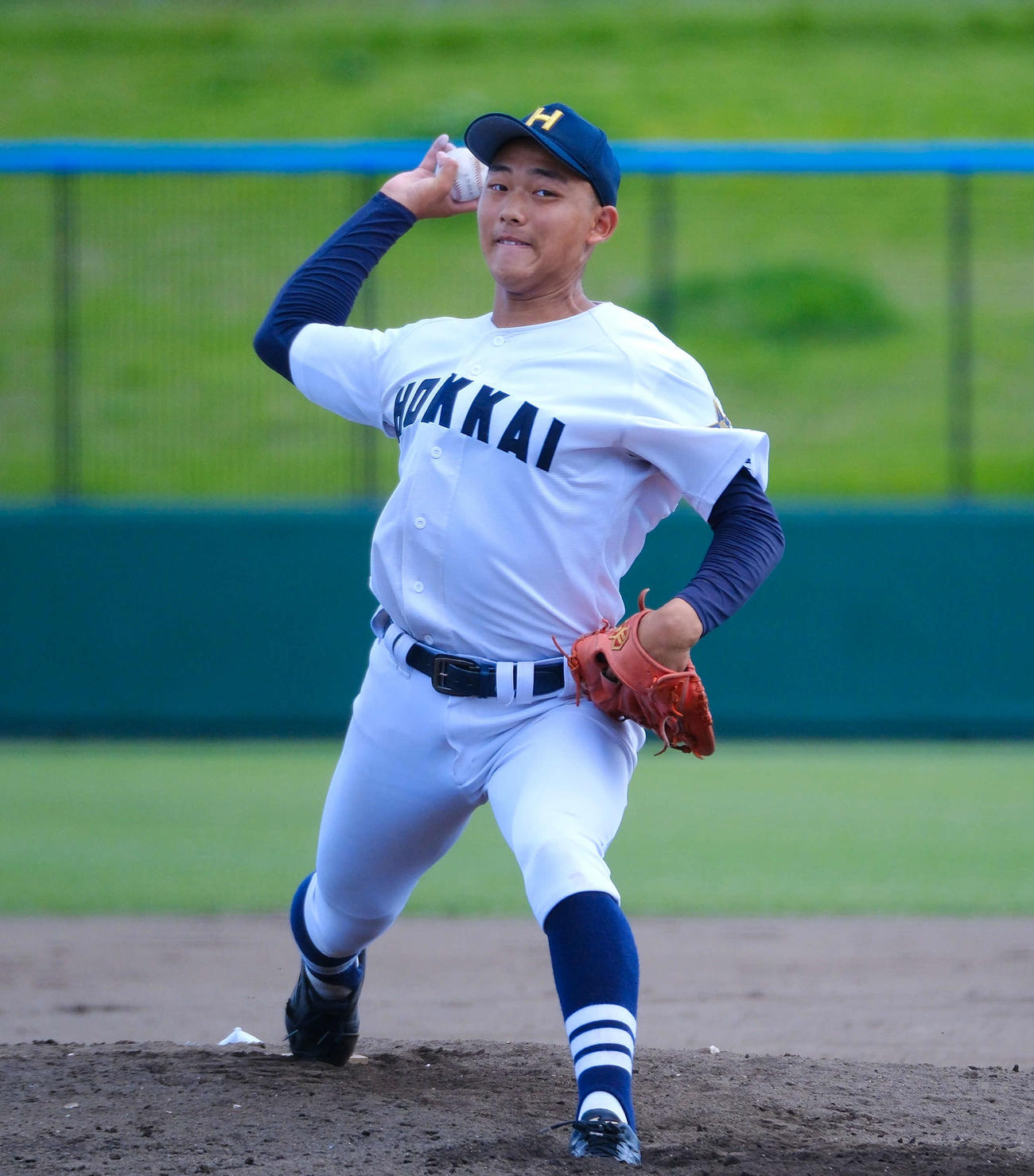 6回を4安打無失点に抑えた北海の新主将小野